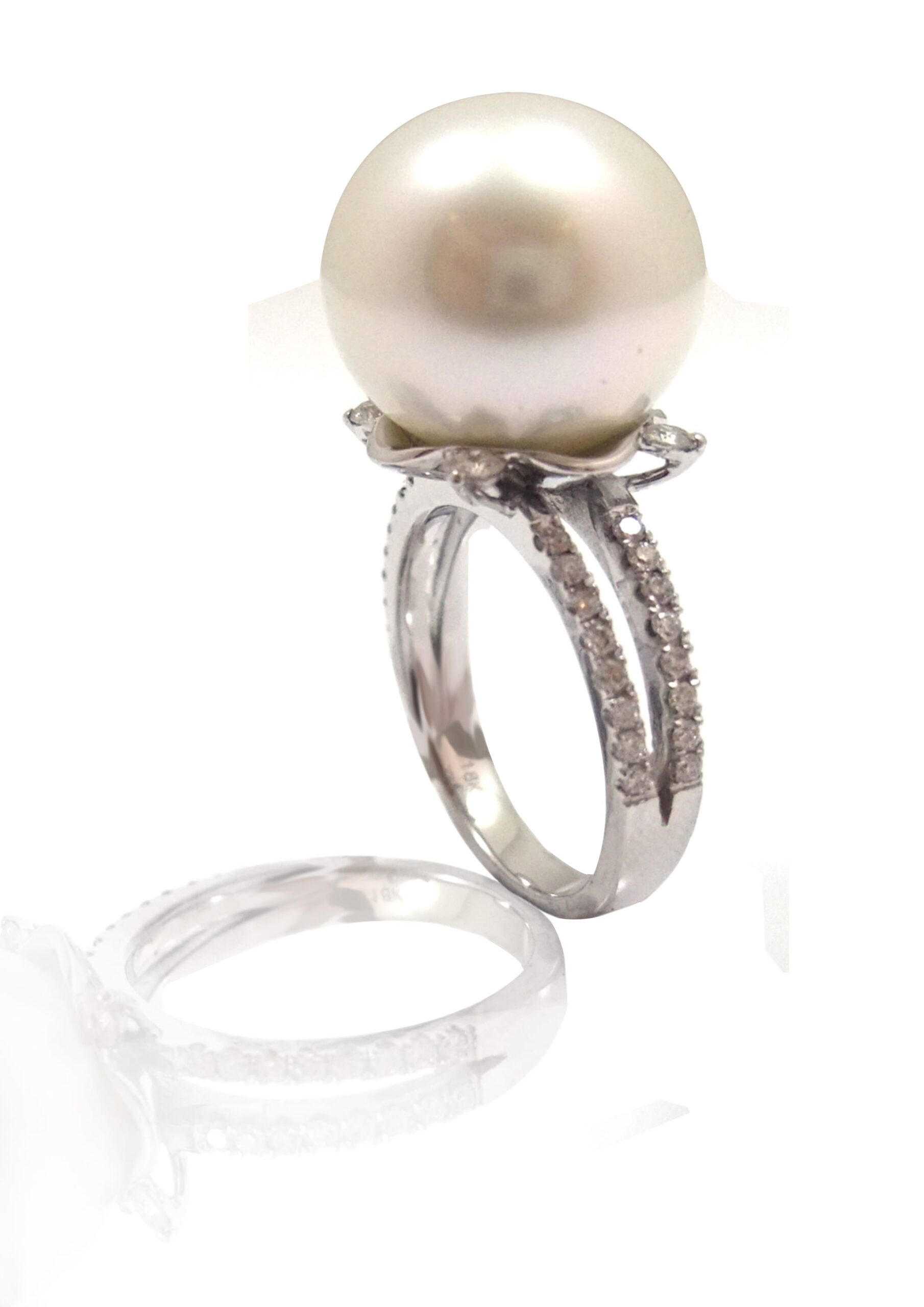 White South Sea Pearl and Diamond Suite