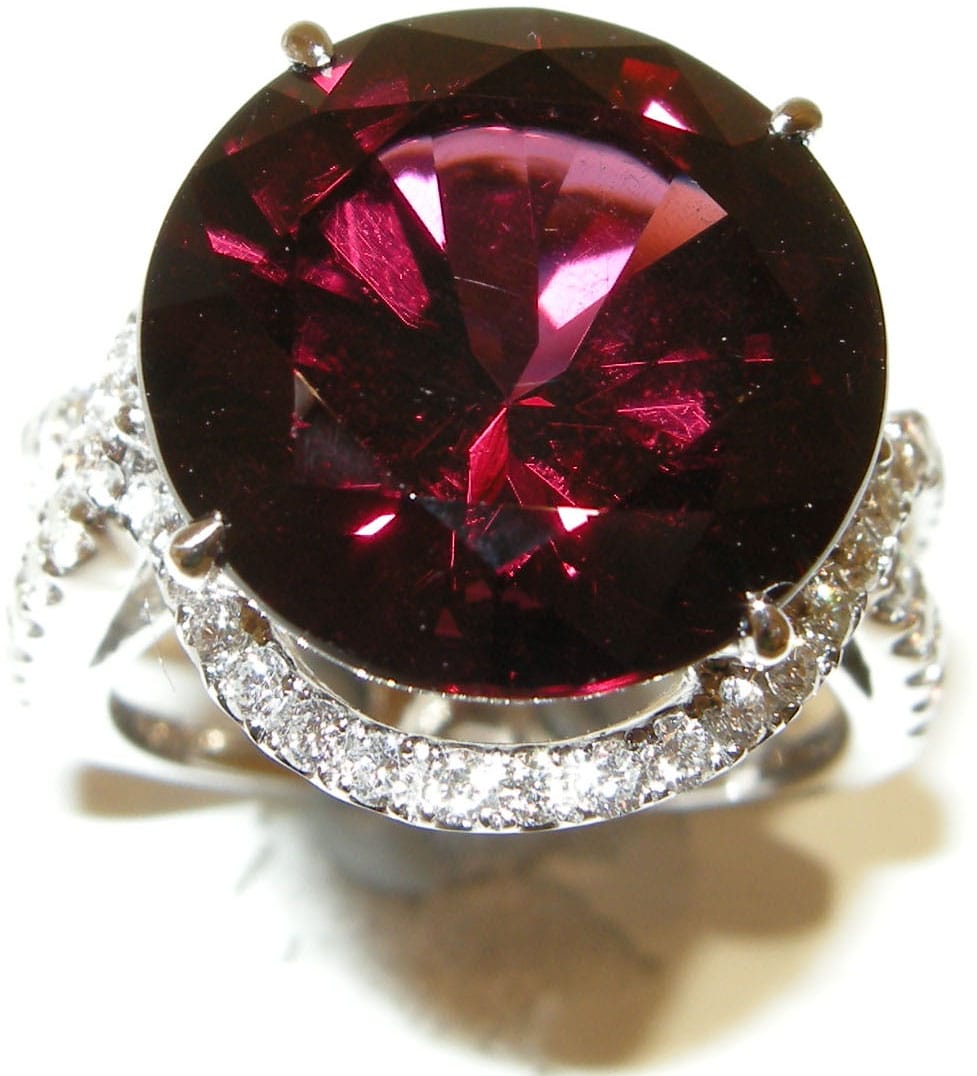 Royal Fancy Flawless and Golden Pink Diamond Ring By Hatta
