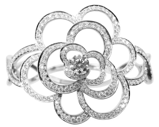 Royal Fancy Flawless and intense Diamond Bracelet Suite By Hatta