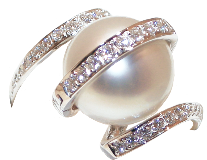 Royal Conch Pearl and Diamond Ring